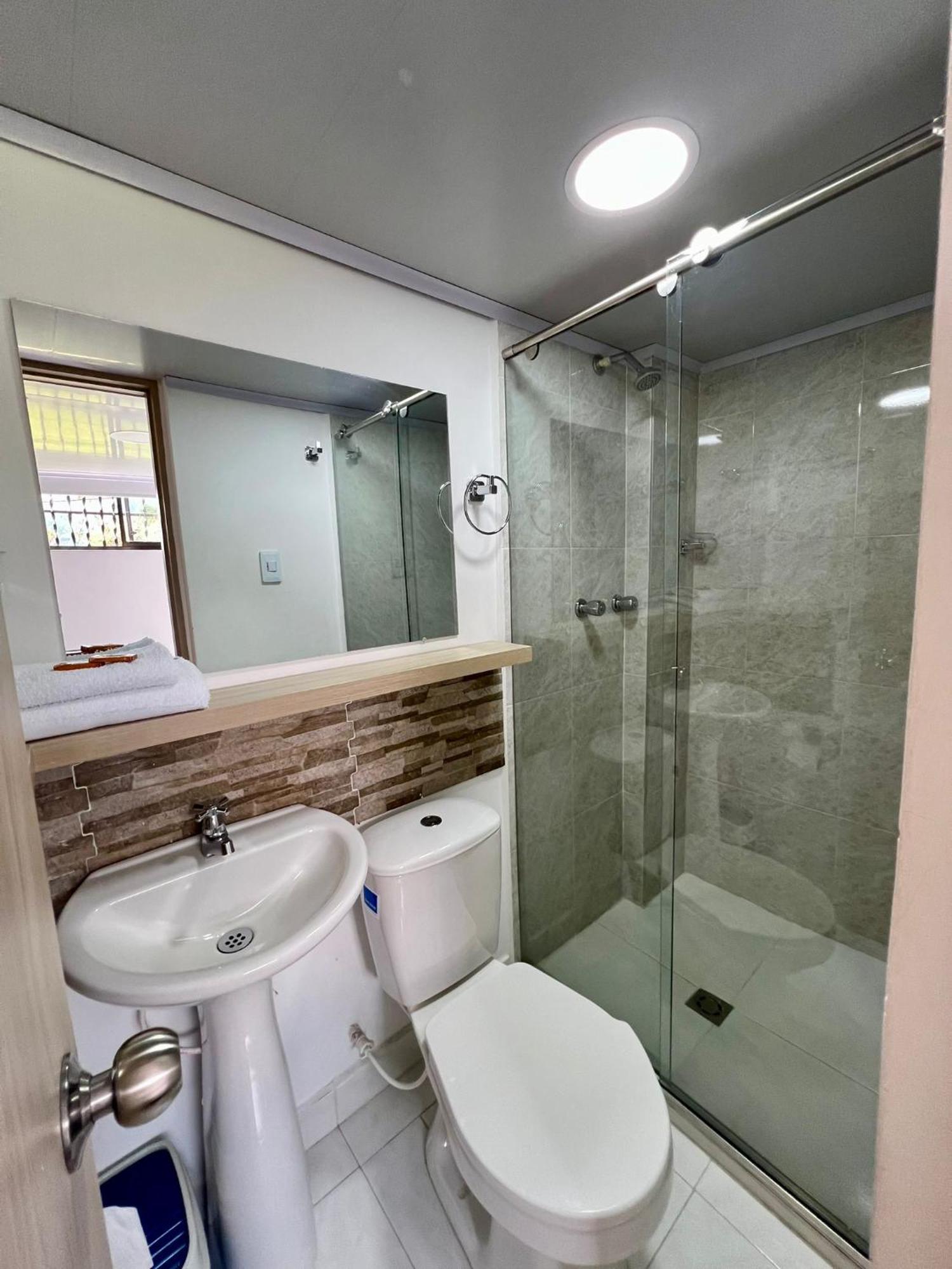 Hotel Adel Manizales Buitenkant foto