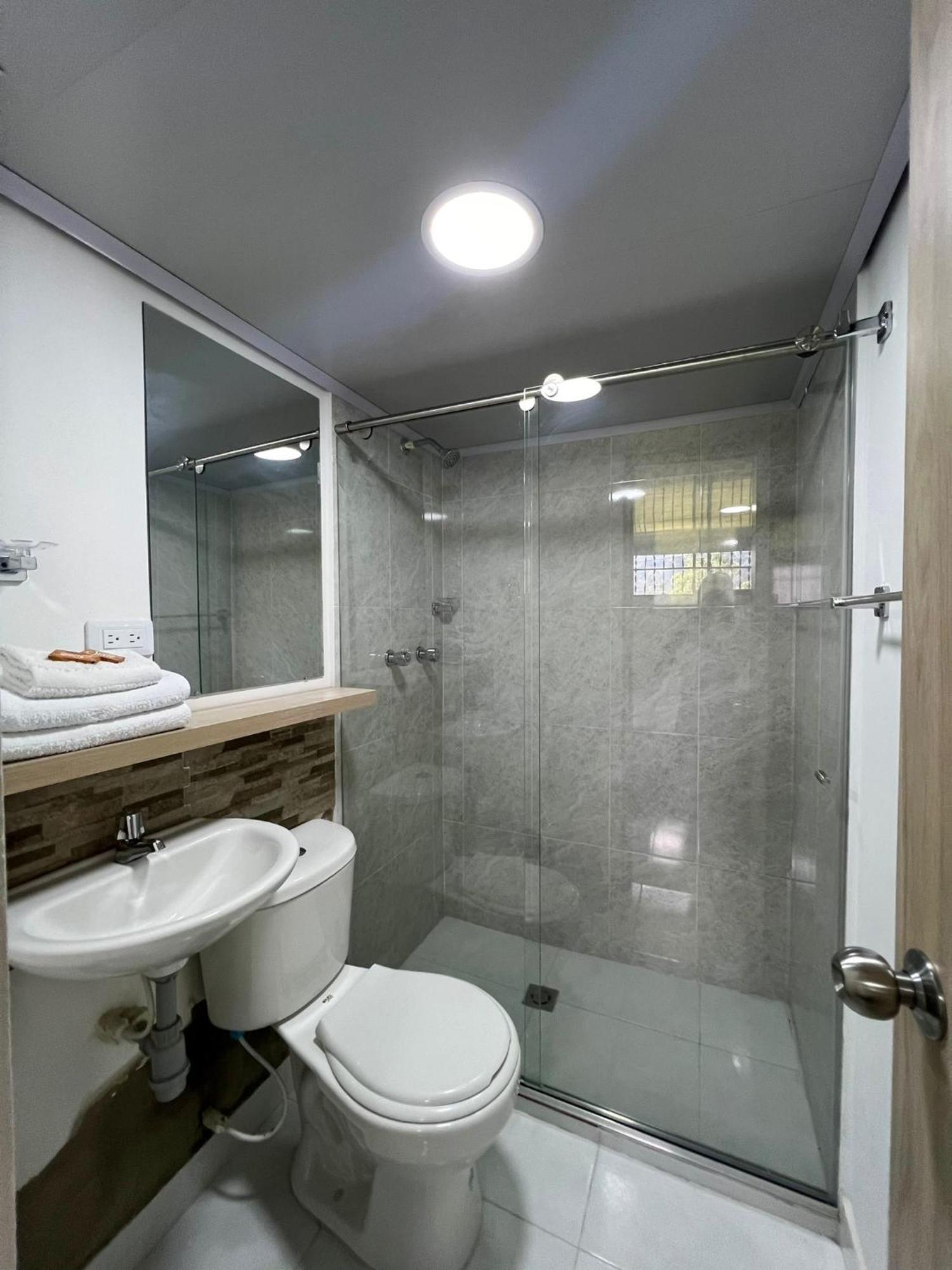 Hotel Adel Manizales Buitenkant foto